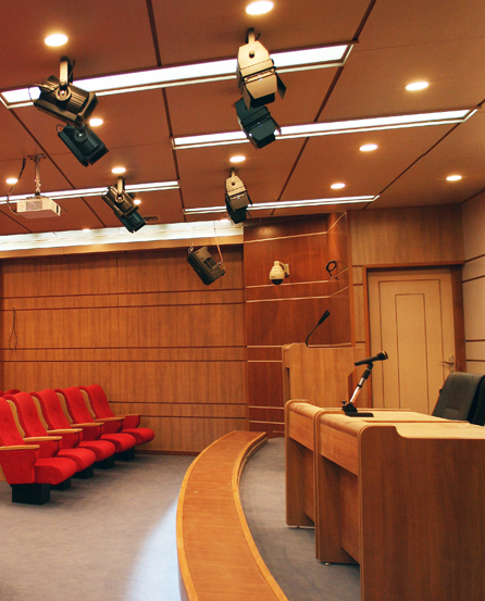 تجهیزات نور پردازی تئاتری LAMPO