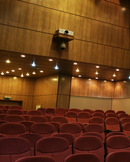 پروژکتورهای سینمایی PANASONIC